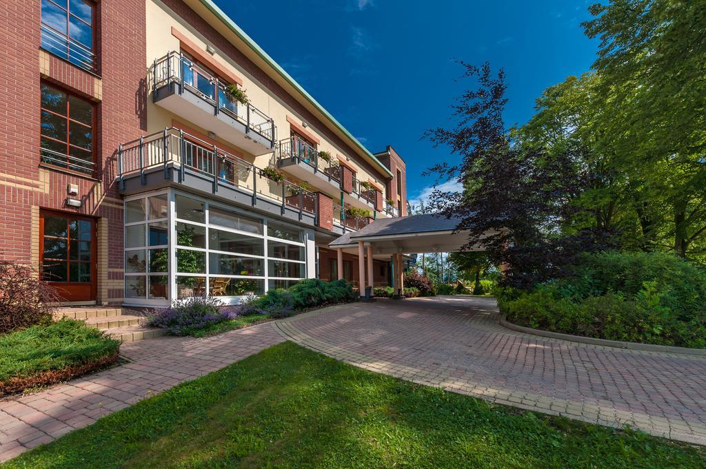 April Hotel Panorama リフノフ・ナト・クニェジュノウ エクステリア 写真