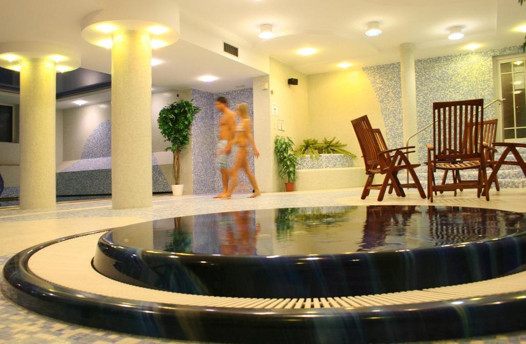 April Hotel Panorama リフノフ・ナト・クニェジュノウ エクステリア 写真